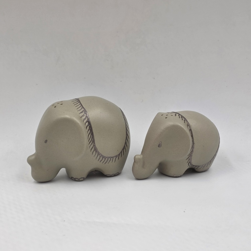 Emilia Castillo Signed Elephant Salt Pepper Shakers Plata Pura Sterling‎ Overlay